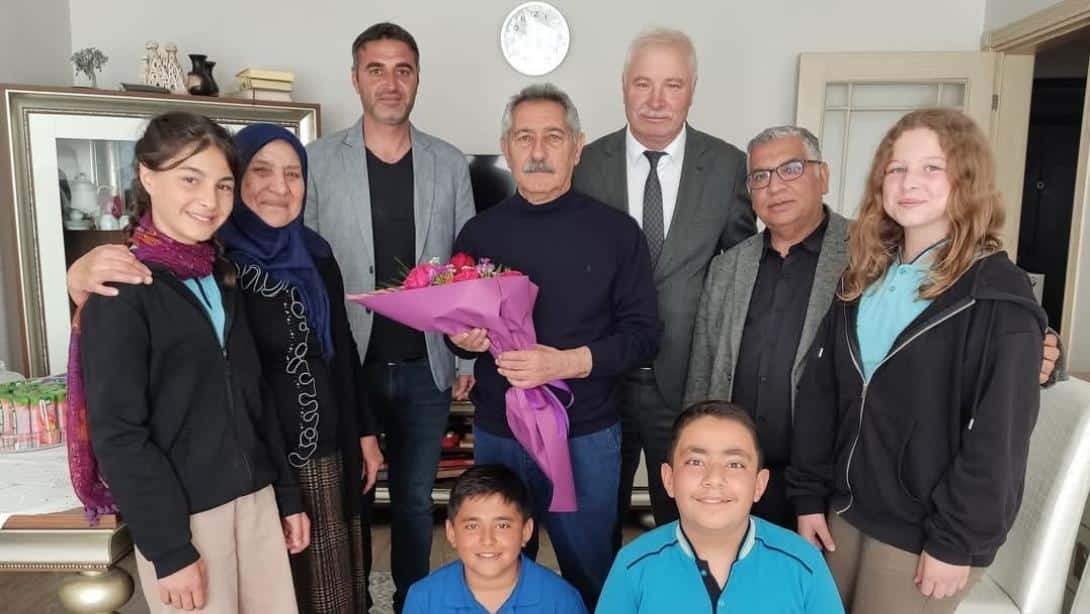ANNELER GÜNÜ DOLAYISIYLA EMEKLİ ÖĞRETMEN FATMA ÇAKMAK'A ZİYARET